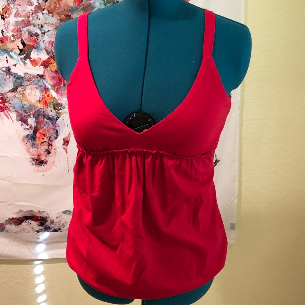 Low-cut Red Top